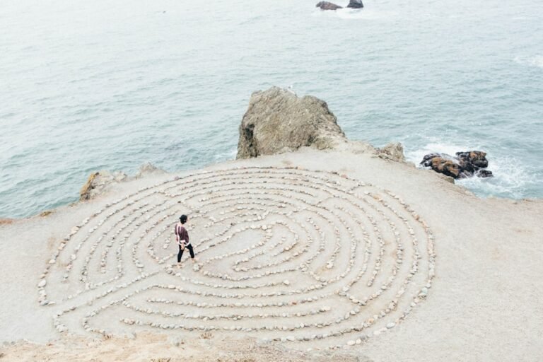 découvrez l'art de la méditation pour apaiser votre esprit et améliorer votre bien-être. explorez des techniques simples et efficaces pour réduire le stress, cultiver la paix intérieure et vivre l'instant présent.